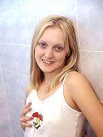Petite teen blonde pleasing muff