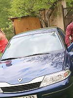 Blonde teenie girl fucked outdoor