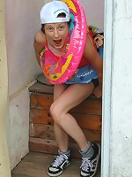 Webcam teenie needs to pee urgent