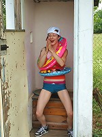 Webcam teenie needs to pee urgent