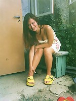 Teenage brunette camgirl exposed