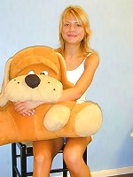 Blonde teenie showing her boobies