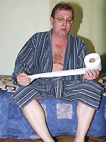 Teen inspects senior cock orally