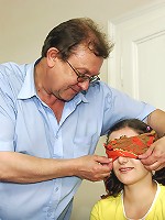 Firsttime teenie trying his cock