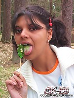 Teenie reanimates a horny grandpa