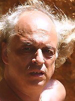 Babe seduces dirty old bum orally