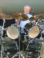 Teenie tasting grey man his semen