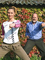 Horny babe fucked outdoor by paps