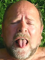 Horny babe fucked outdoor by paps