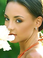 Sexy kelly tickles her tight flower