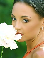 Sexy kelly tickles her tight flower