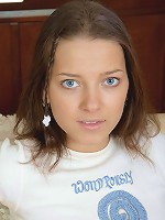 Naughty brunette teen works out her boyfriend\'s huge cock