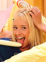 Hanna - Flexible cutie spreads and dildos