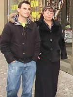 He met his mature date at the book store and he brings her home so he can pound her hard