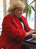 The mature pussy is steaming hot and the mature body is fat, flabby and aroused