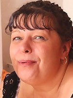 The young guys with the camera use her mature mouth and pussy at the same time