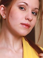 Hot blonde babe doesn't like to shave her pussy