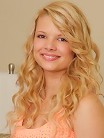 Nubiles.net Stella Banxxx - Sexy Stella Banxxx stimulates her clit as she cums just for you