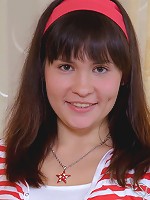 Her beautiful shaved pussy suits to this fat cock