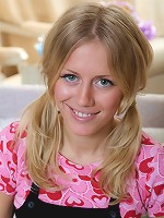 Beautiful hottie gets her back massaged and pussy fucked