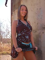 Caitlynn shows off her sexy butt