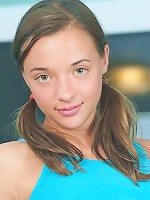 Young amateur showing her pussy