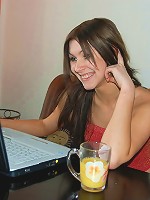 Watch this teen hottie strip naked and masturbate