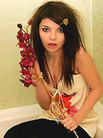 Stunning non-nude photos of fresh 18yo beauty!