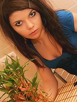 Sexy non-nude portrais of sweet 18yo teen Kaira