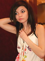 Stunning non-nude photos of fresh 18yo beauty!