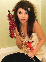 Stunning non-nude photos of fresh 18yo beauty!