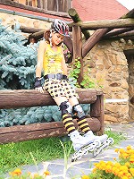 Caprice has just turned 18 & she wants to show pussy to her fans