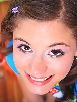 Caprice eats strawberries & gets smeared with cream