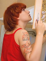 Alt teen Maggie pleasing herself with banana