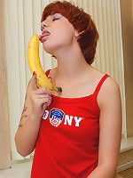 Alt teen Maggie pleasing herself with banana